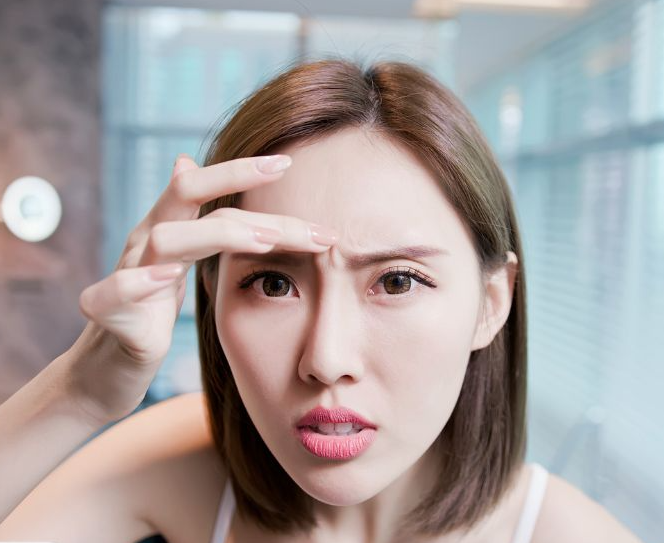 Ví dụ các loại ấn đường sáng và ấn đường hẹp trên khuôn mặt khi xem tướng ấn đường
