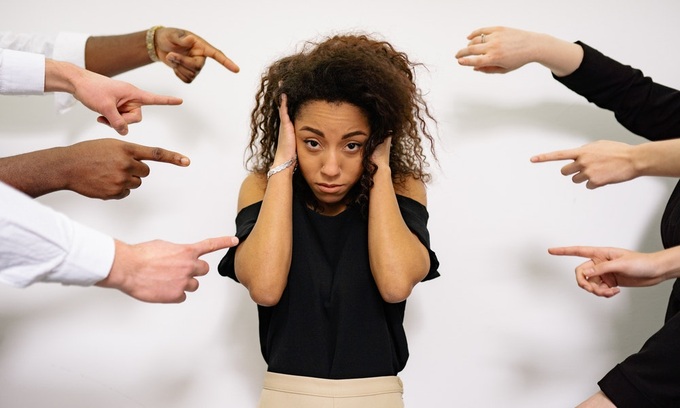 Ánh mắt của người tự tin: Dấu hiệu nhận biết và tướng mắt lãnh đạo ứng dụng trong cuộc sống