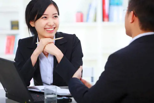 Nụ cười trong giao tiếp: Nghệ thuật và tâm lý nụ cười ảnh hưởng tới sự nghiệp và mối quan hệ