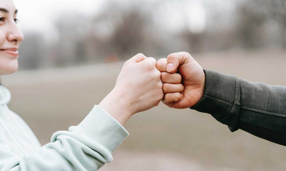 Tại sao người có khuôn mặt thân thiện dễ được tin tưởng: Giải mã nhân tướng và cách cải tướng