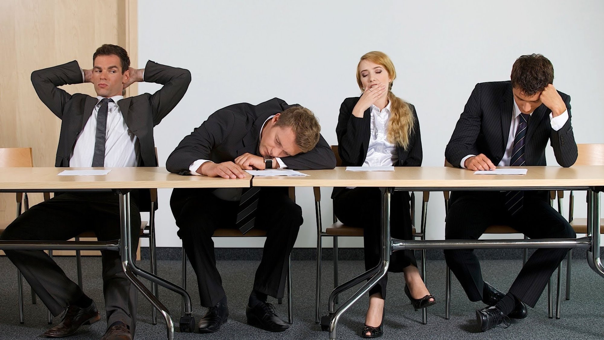 Tư thế cơ thể và ấn tượng đầu tiên: hướng dẫn ứng dụng body language để gây thiện cảm nhanh