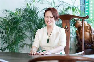 Tướng phụ nữ thông minh: Dấu hiệu theo nhân tướng học phụ nữ và hướng dẫn xem tướng nữ