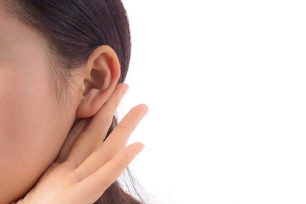 Ảnh dái tai dày và dái tai mỏng, so sánh tướng tai